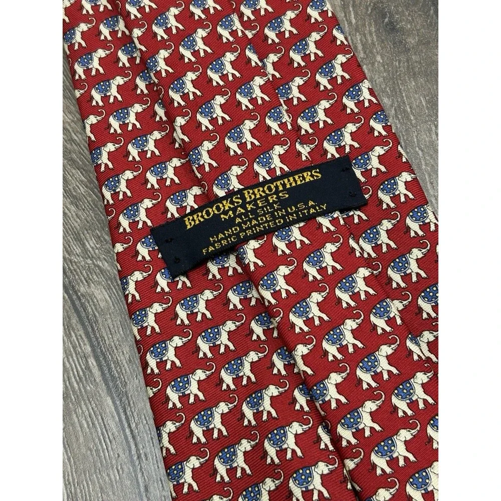 Brooks Brothers Makers Silk Tie Elephant Art Deco Red USA 4x58 Vintage